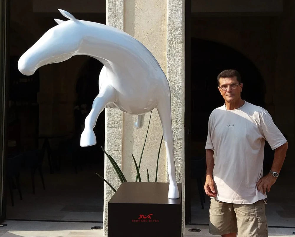 Plus de 40 ans à donner vie à l’art à travers la sculpture.